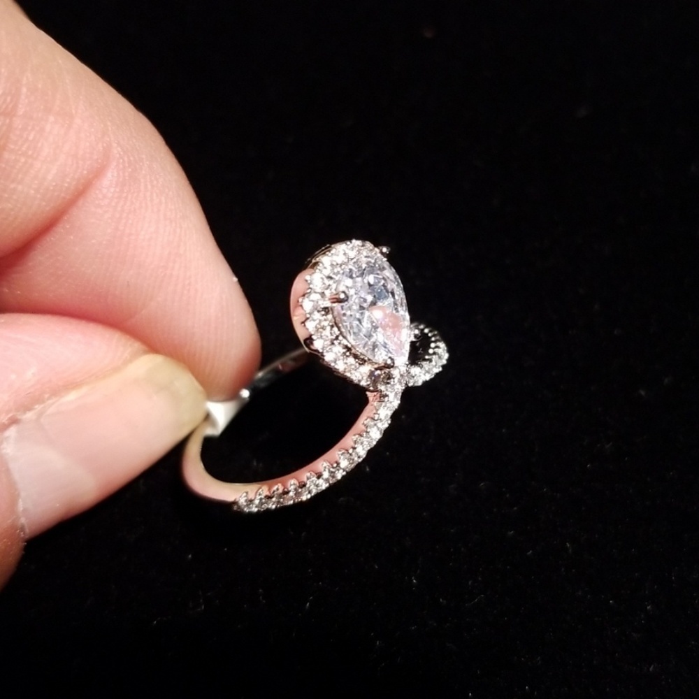 CUBIC ZIRCONIUM RING - Picture 2 of 4